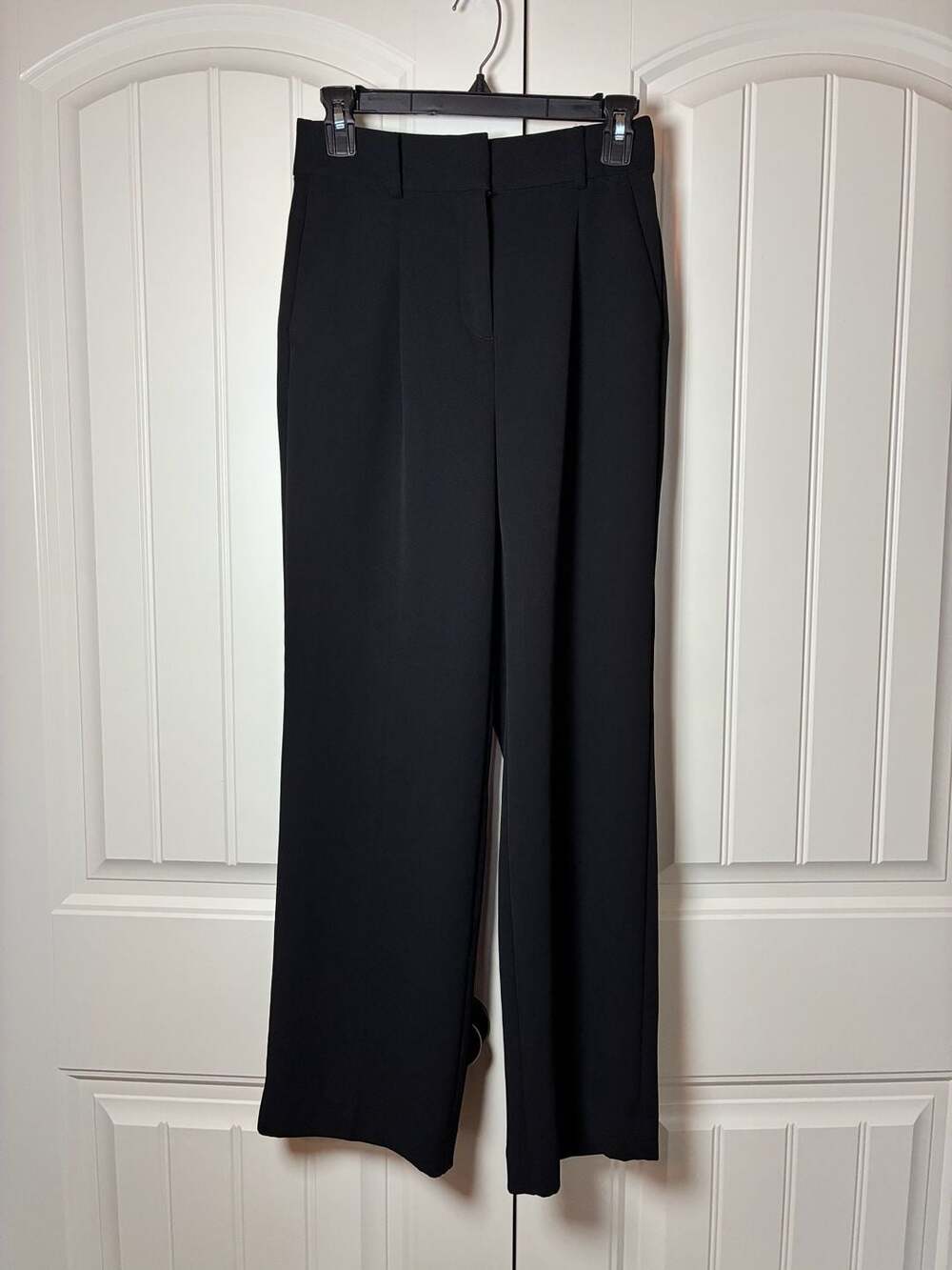 LOFT Versa Crepe Drape Pleated Relaxed Straight Pants Black Size 00P